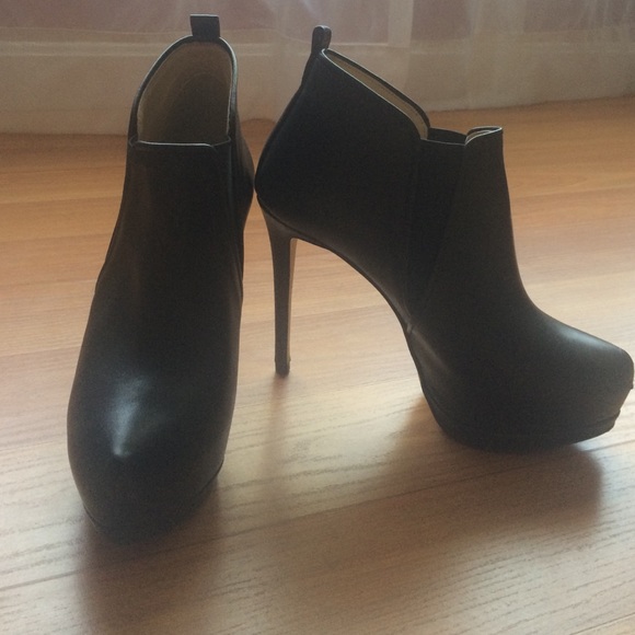 💥💥ONE DAY SALE💥💥ZARA Black Leather Booties