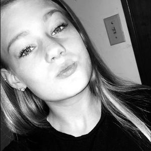 Meet your Posher, Madisonq