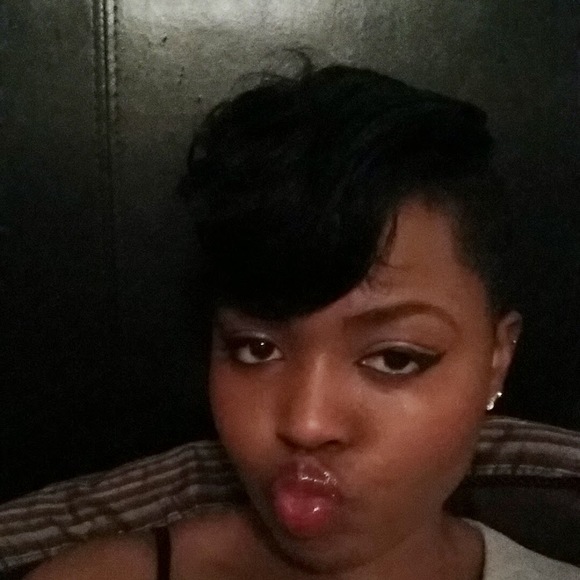 Meet your Posher, Tanesha