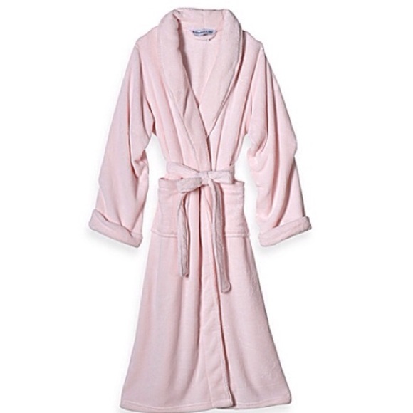 Elizabeth Arden robe