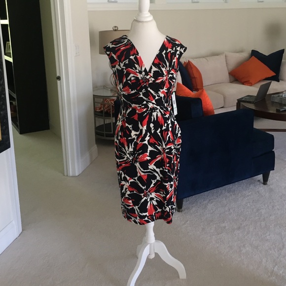Nice flattering stretch, perfectly placed pleating