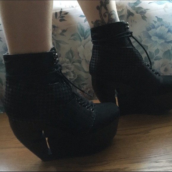 LAST HOUR - SHOP CLOSING MIDNIGHT - Picture 3 of 3