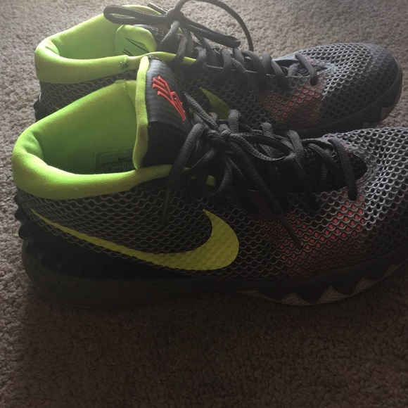 Nike Kyrie Hybrid S2 EP  Kyrie\'s || Color- gray, neon green, red, black