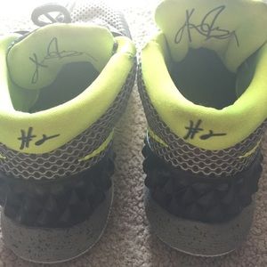 kyries green and black