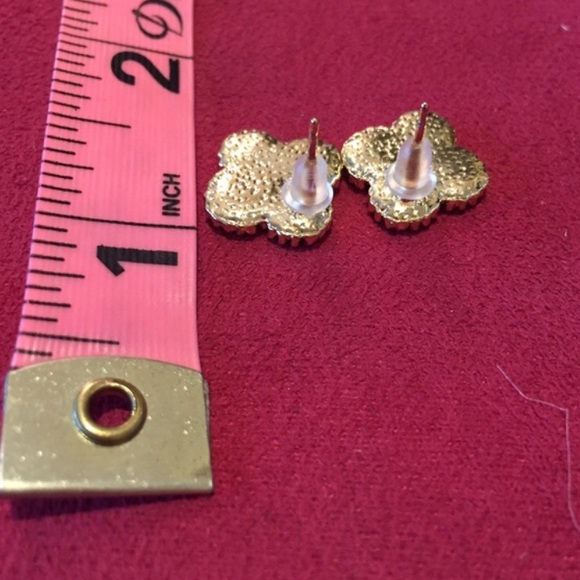 Black Clover Style Earrings - Picture 2 of 4