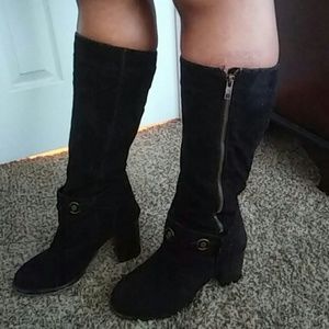 Suede boots