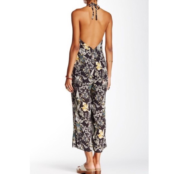 ♥️SALE♥️Twisted Romper - Picture 4 of 4