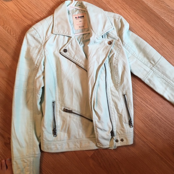 Leather jacket - Picture 1 of 3