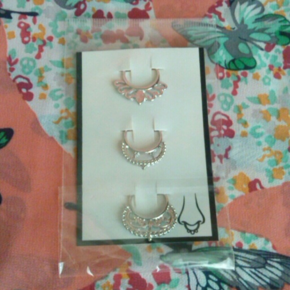 NEW*IN STOCK* 3pc silver nose ring set
