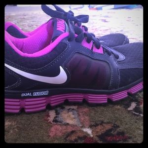 Nike!!!!! Dual fusion