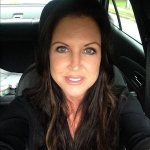 Meet your Posher, Valerie.