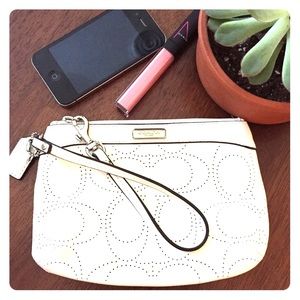 NEW Coach Signature Patent Leather Wristlet