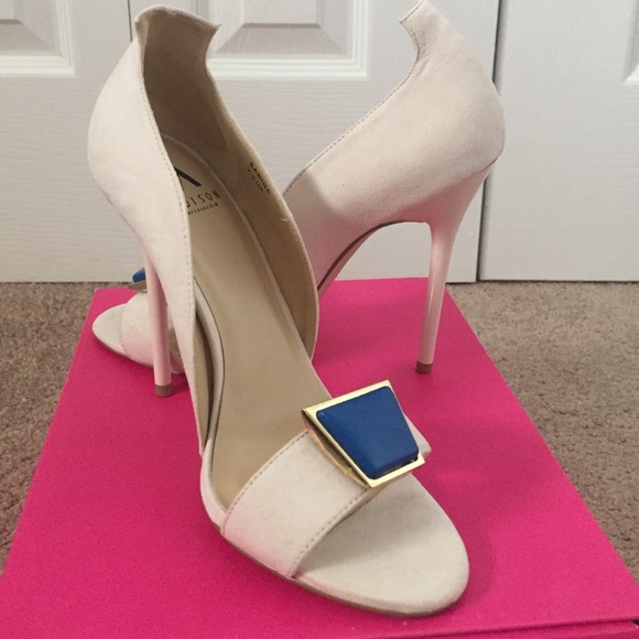 NWOT Madison Cream Heels