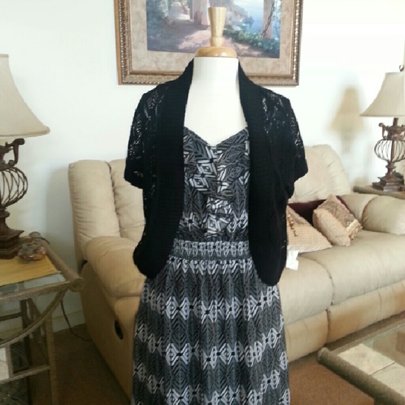 Awesome maxi looks good with a shrug or a duster - Picture 4 of 4