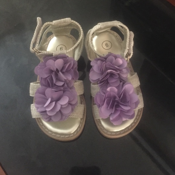 ADORABLE Toddler Shoes-Size 6