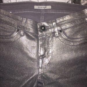 Rich and skinny metallic stretchy jeans