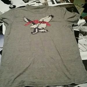 Mens athletic American Eagle tee.