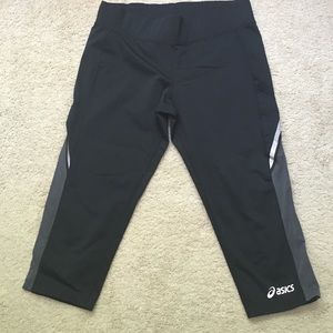 ASICS running capris sz L, vented sides, pocket