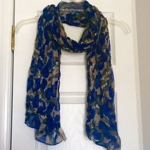 ⬇️Free Shipping⬇️ LOFT Blue Floral Scarf