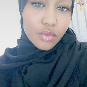 Meet your Posher, Hana