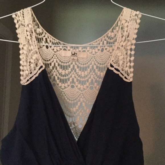 Ya Los Angeles Navy and cream maxi dress. Size LG - Picture 2 of 4