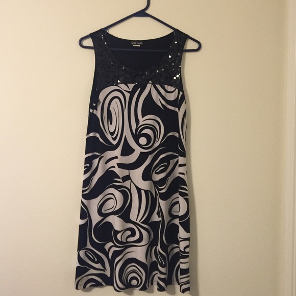 GORGEOUS COMFY dress sequined at the top