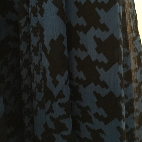 Double Zero Mid Length Flowy Dress SZ Med - Picture 4 of 4