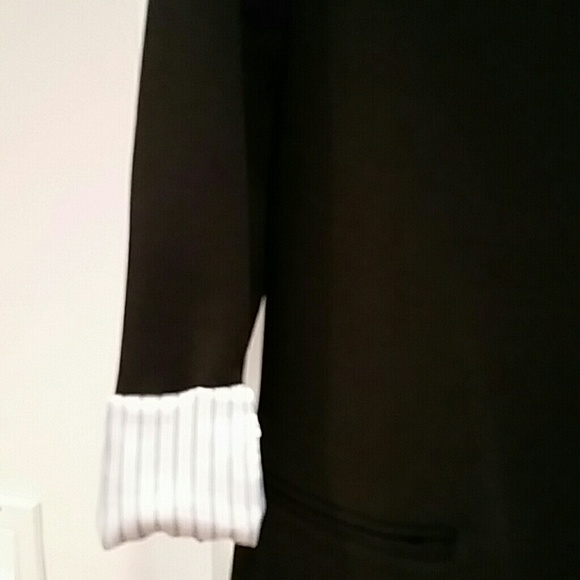Black blazer - Picture 2 of 3