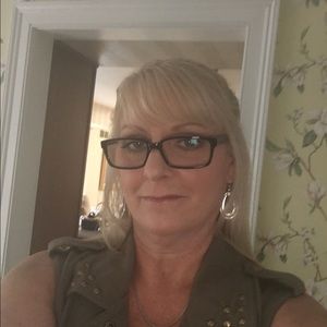 Meet your Posher, Nancy