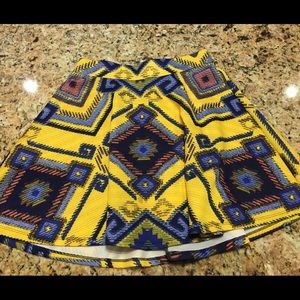 High waisted, flowy skirt