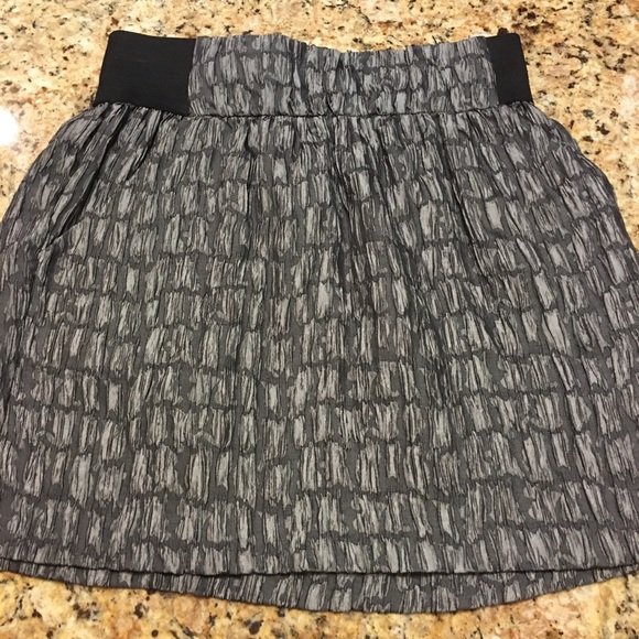 Mid waisted skirt