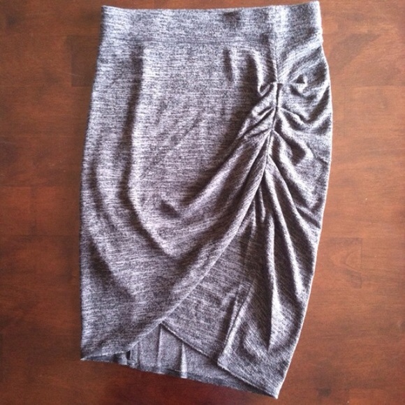 Wilfred Free - Aritzia ruched bodycon skirt