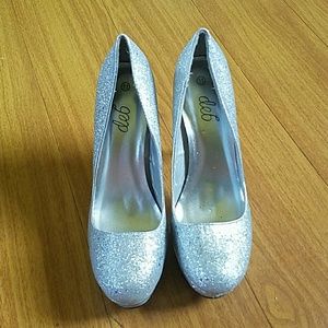 Silver glitter heals
