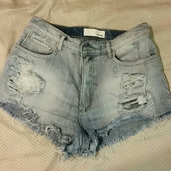 NWOT distressed shorts