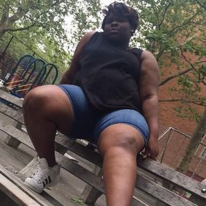 Meet your Posher, Neenee