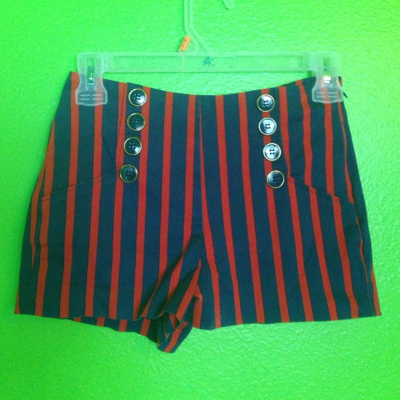 Super cute high waisted shorts