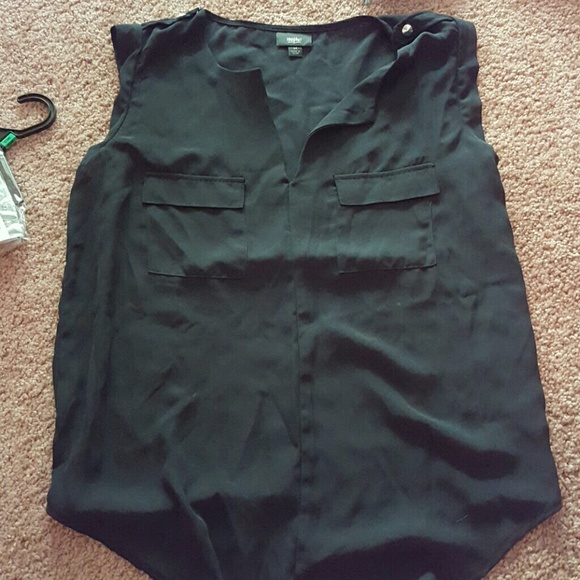 Black mossimo tank top with shoulder studs