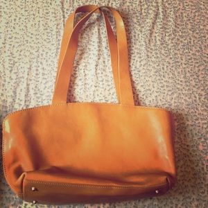 NWT Latico tan shoulder purse!💖
