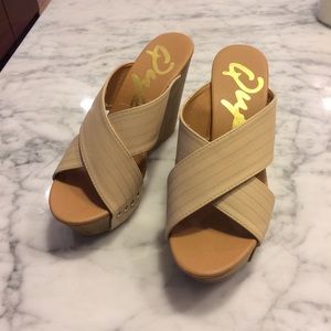 NWOT Qupid platform wedge sandal
