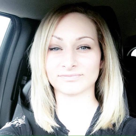 Meet your Posher, Sara - Picture 1 of 1