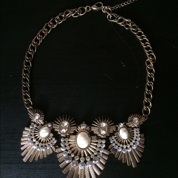 Statement necklace