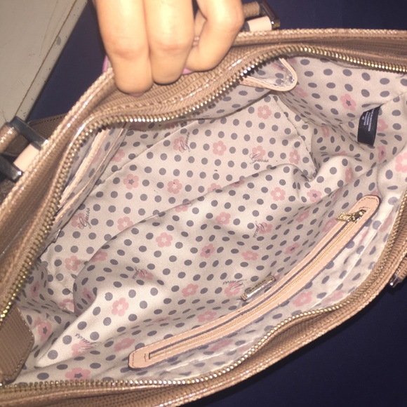 GUESS Purse - Picture 2 of 4