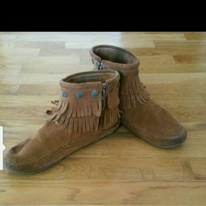 Size 8 Minnetonka Booties