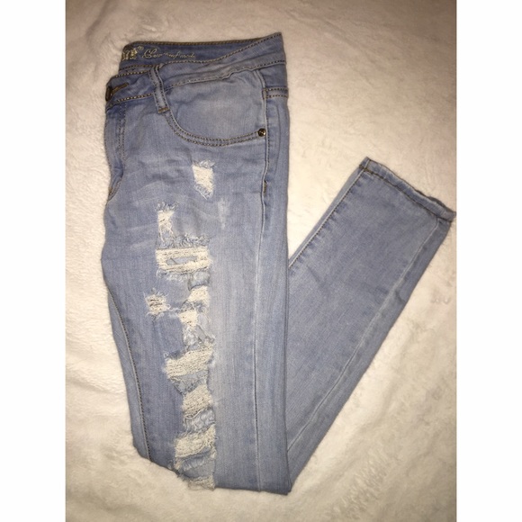 Cute light blue ripped skinny jeans 💞✨