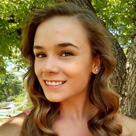 Meet your Posher, Mackenzie