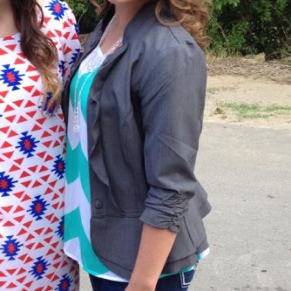 Grey 3/4 sleeve blazer