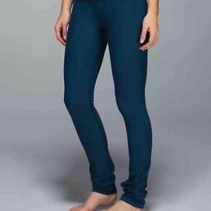 Lululemon skinny groove pants!