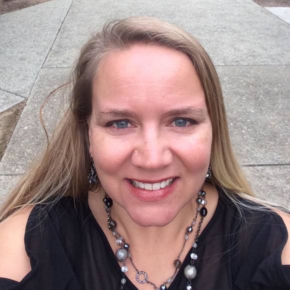 Meet your Posher, Angela - Picture 1 of 1