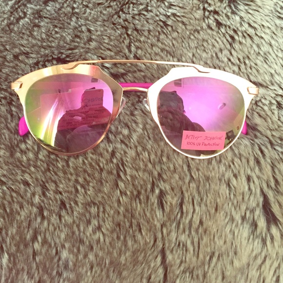NEW Betsy Johnson Rose Gold Glasses