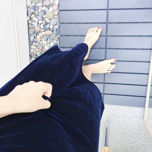 🔹🔷Blue Velvet maxi skirt🔷🔹 - Picture 2 of 4